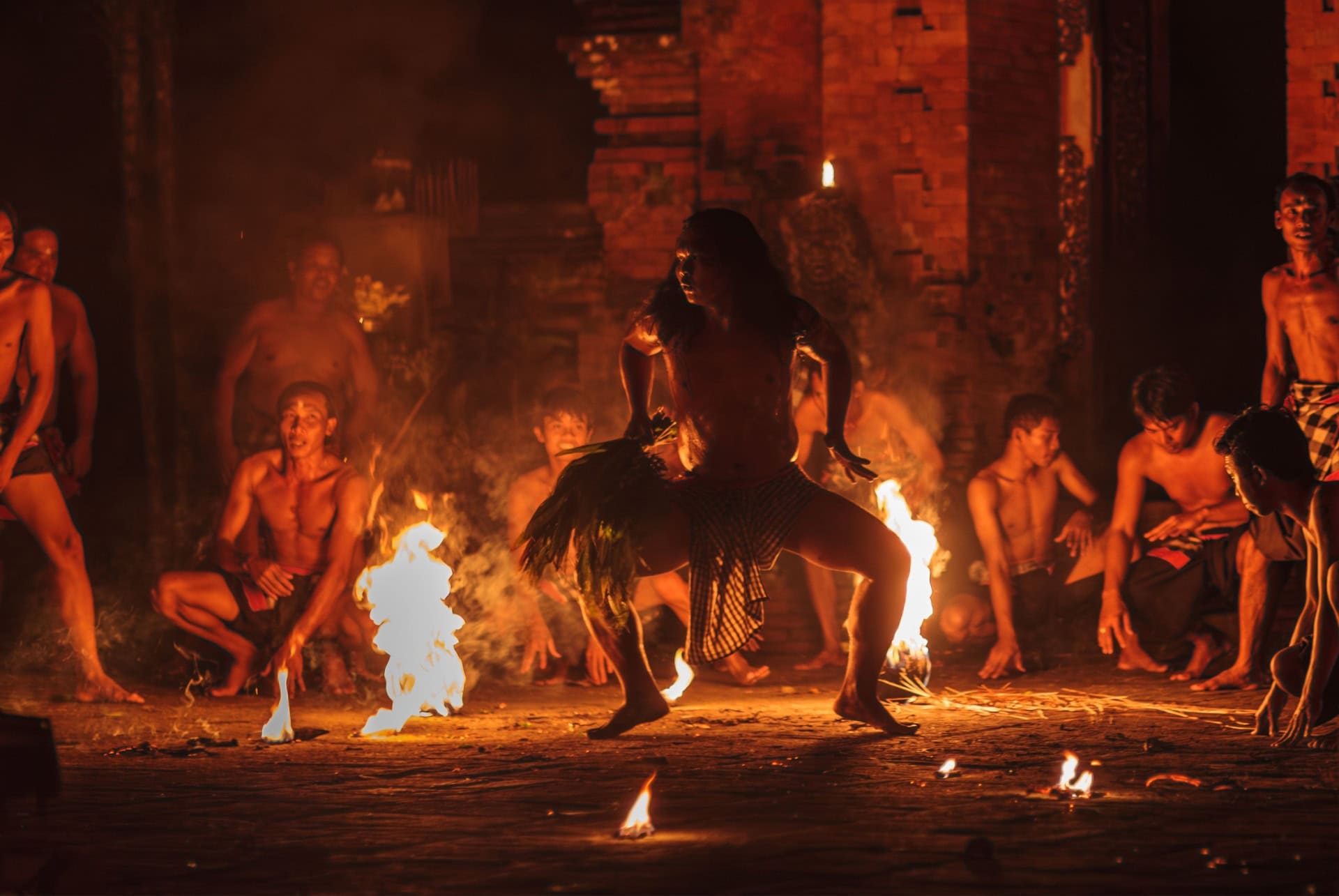 spectacle kecak ubud spectacle kecak tanah lot