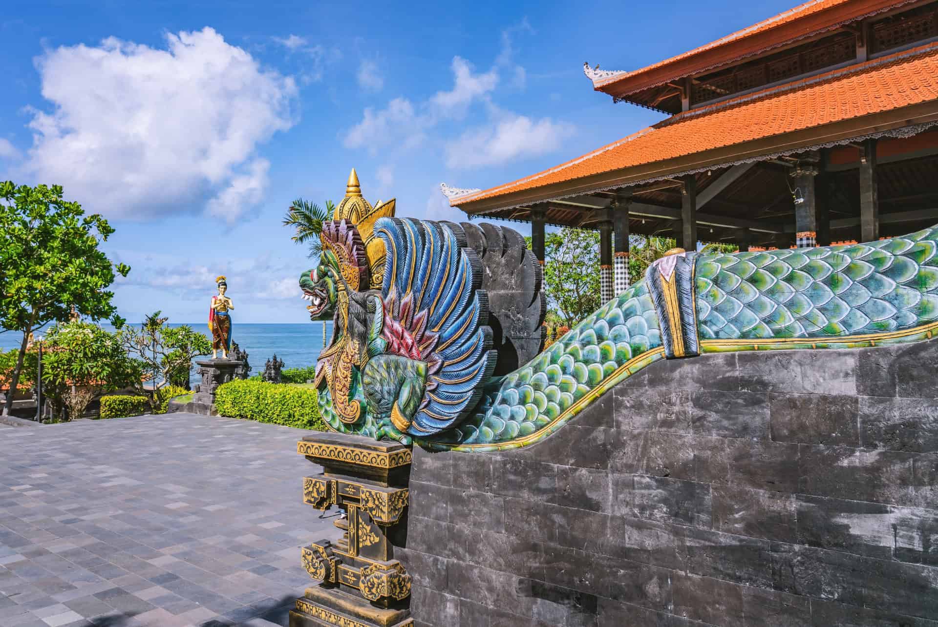 serpents sacres tanah lot serpents sacres tanah lot