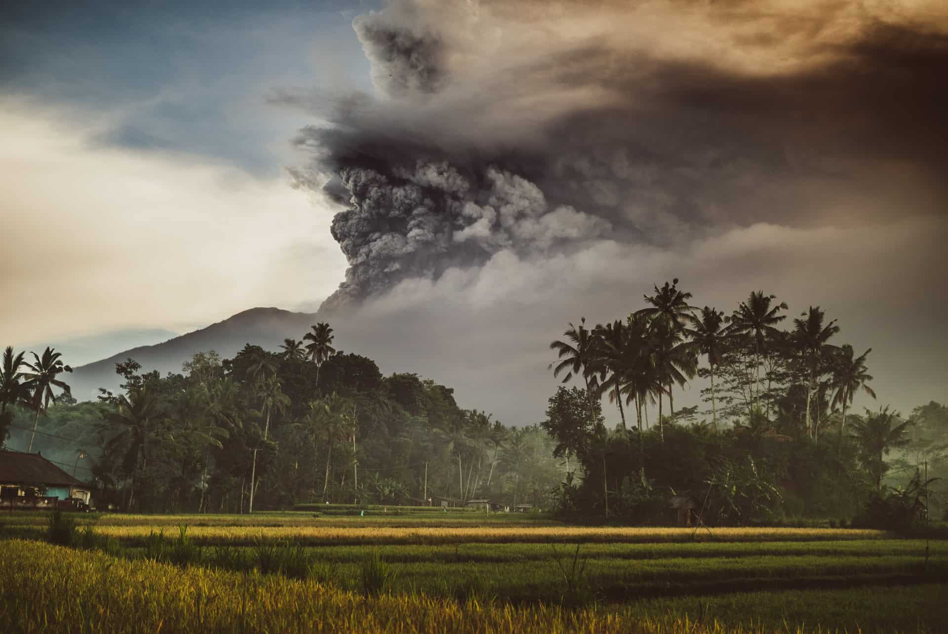 eruption batur eruption batur