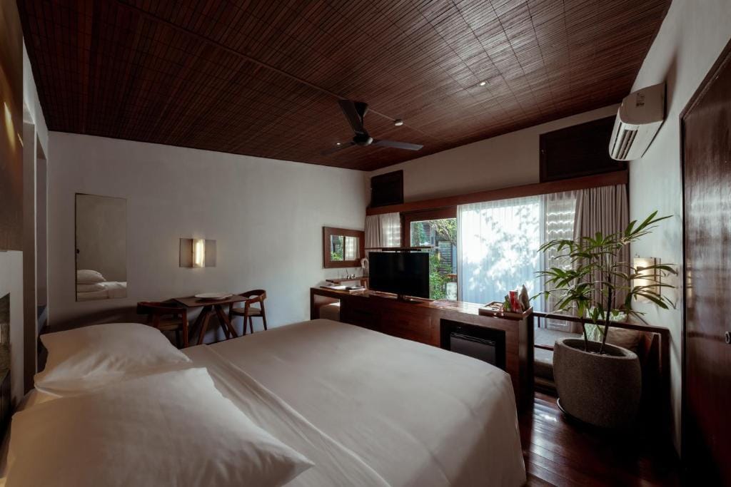 hotel komune beach club hotel komune beach club