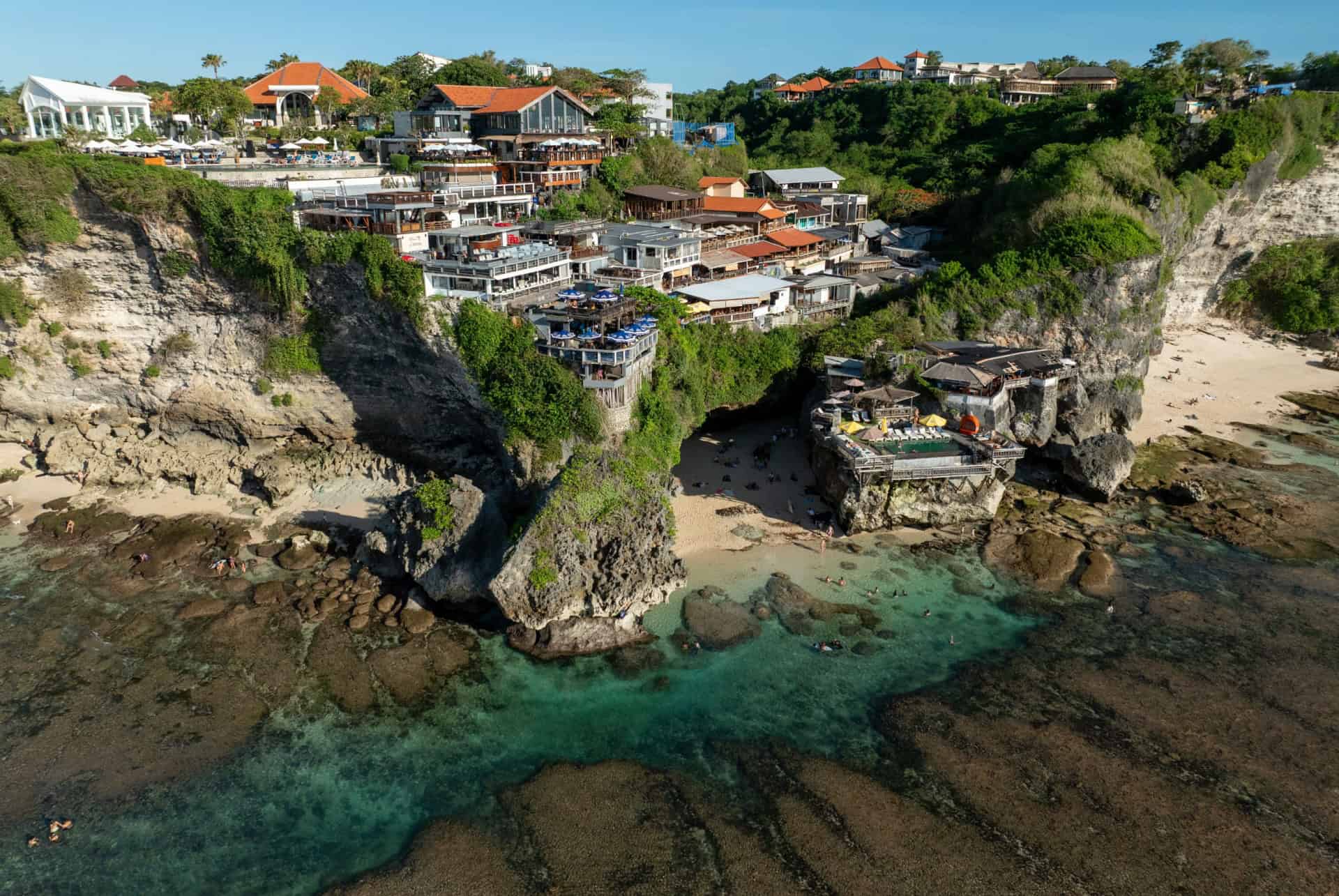 uluwatu beach
