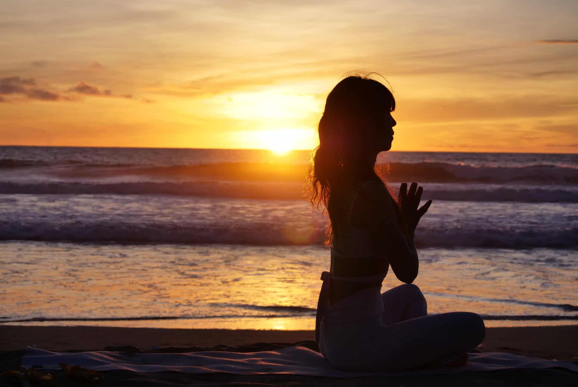 yoga sur la plage