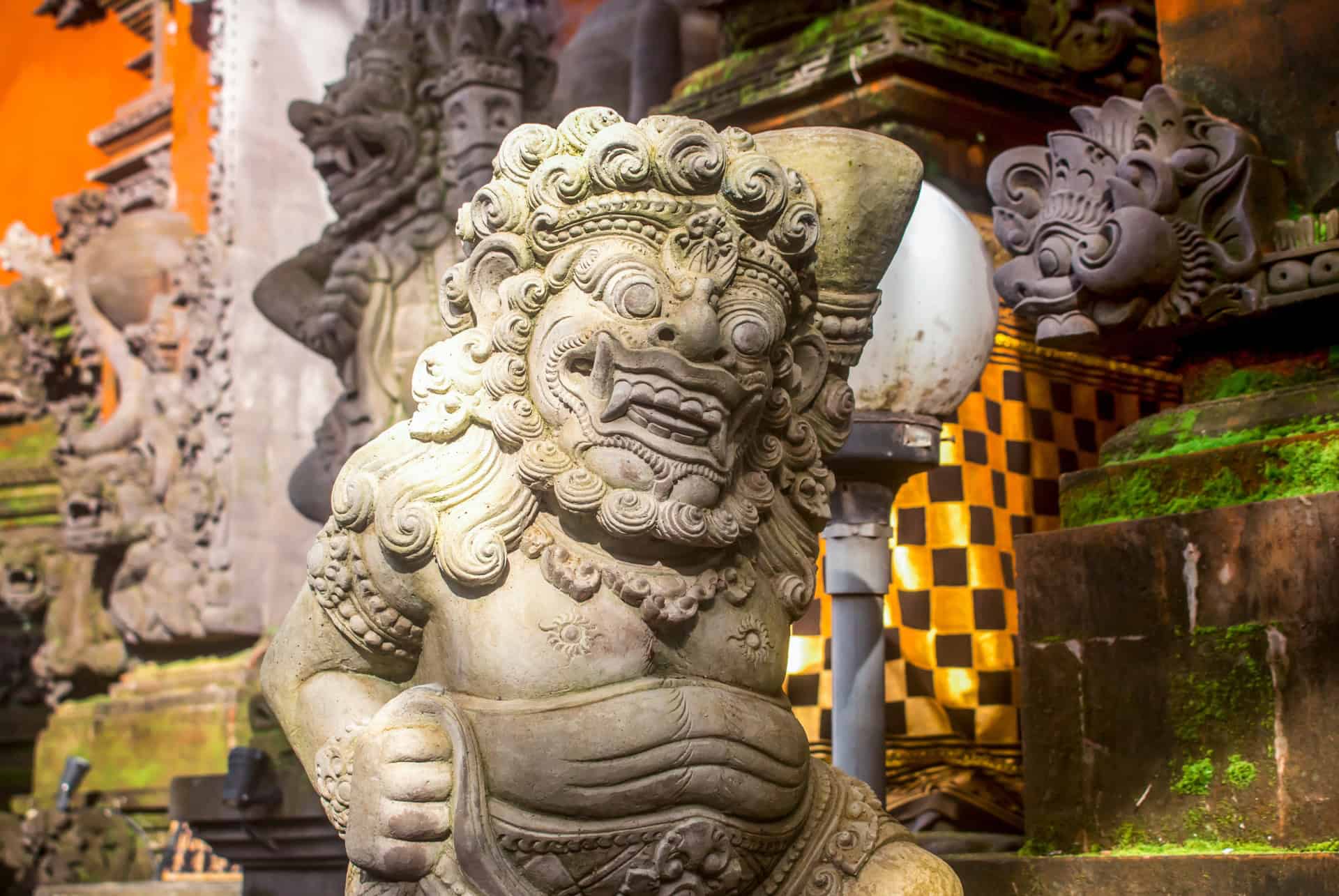 palais ubud sculpture