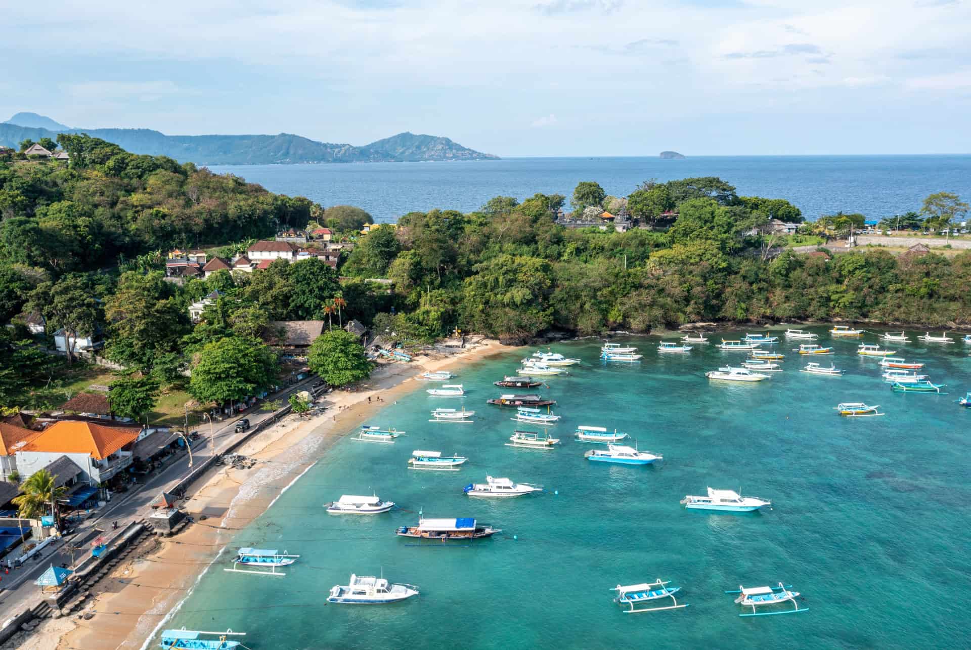 padangbai vue plage